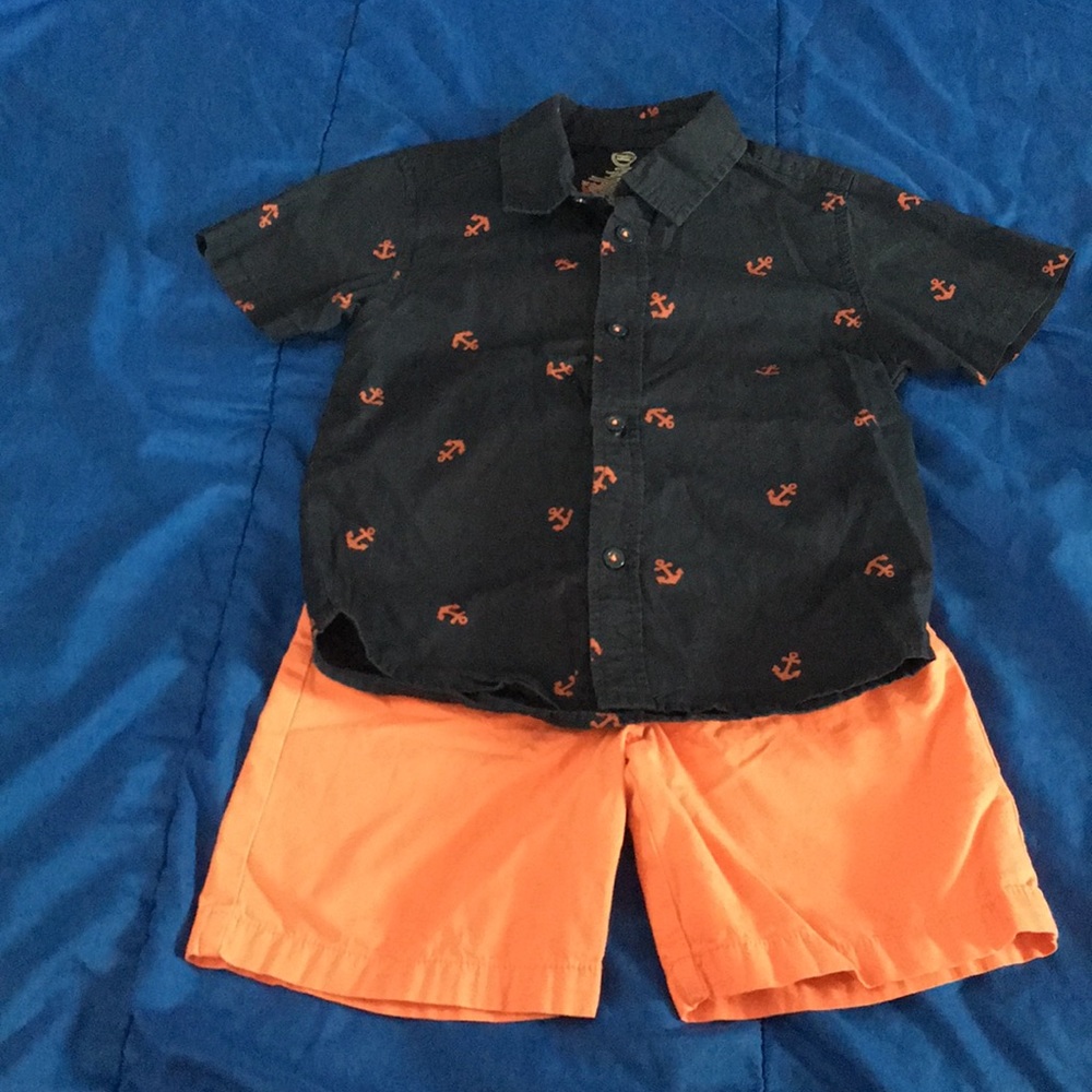 Navy blue Anchor top/coral shorts to match. Cute!!